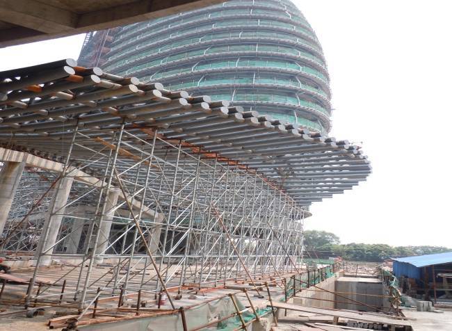 建筑工人在使用蘇州建筑腳手架的時(shí)候設(shè)置要求有哪些?